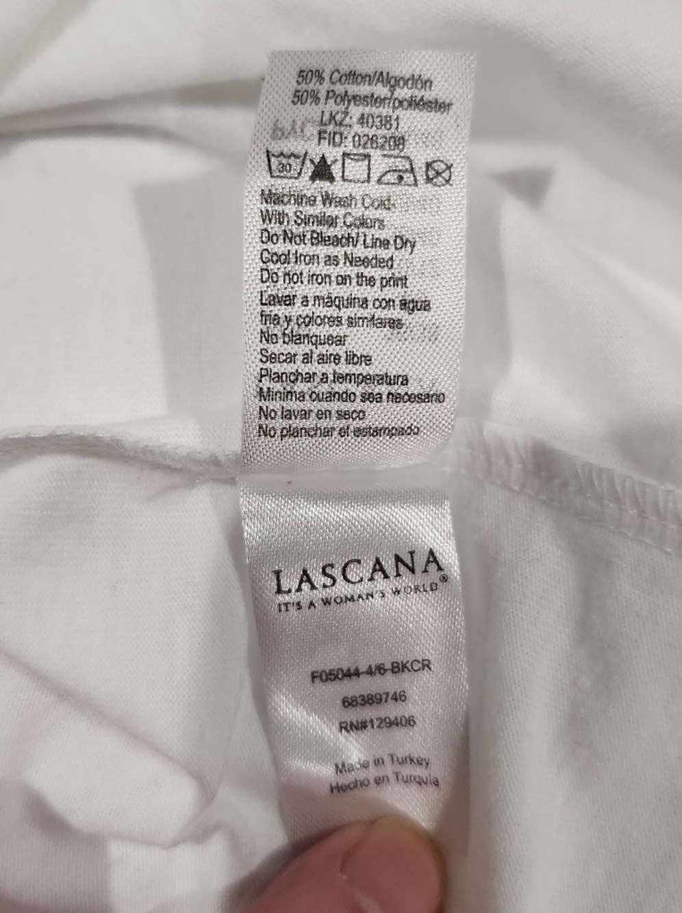 Lascana White Asymmetric Cold-Shoulder Tee with "be kind" Script. NWT. Size 4/6 - Picture 6 of 8